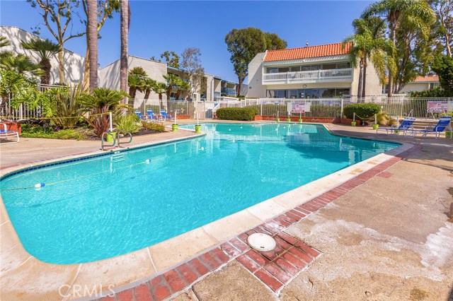 818 Camino Real, Redondo Beach, California 90277, 2 Bedrooms Bedrooms, ,2 BathroomsBathrooms,Residential,Sold,Camino Real,SR20198700