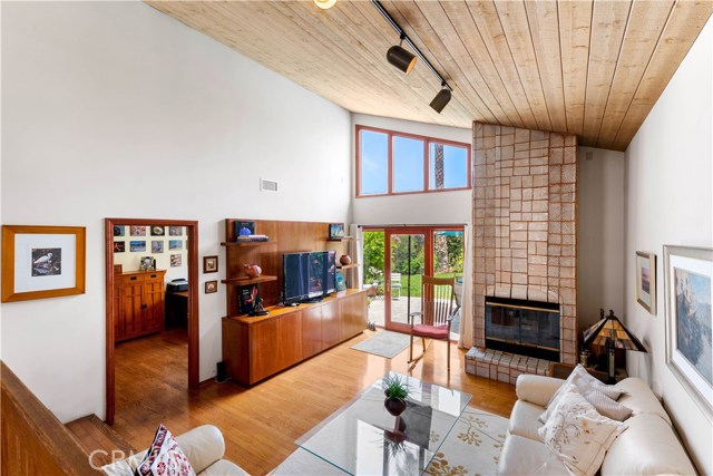 1104 Steinhart Avenue, Redondo Beach, California 90278, 3 Bedrooms Bedrooms, ,2 BathroomsBathrooms,Residential,Sold,Steinhart,SR19169285