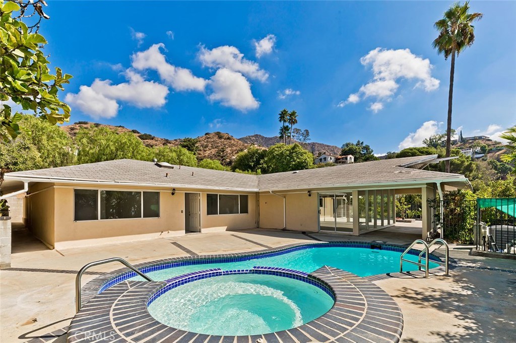 Photo for 648 ROBIN GLEN Drive, Glendale, CA 91202 - Listing #SR-19227329 648 ROBIN GLEN Drive, Glendale, CA 91202