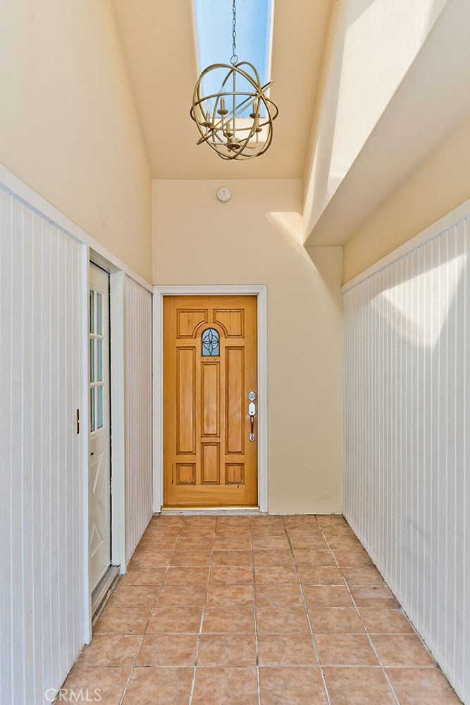 Photo for 648 ROBIN GLEN Drive, Glendale, CA 91202 - Listing #SR-19227329 648 ROBIN GLEN Drive, Glendale, CA 91202