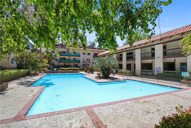 1 Bed Home for Sale in Encino, California