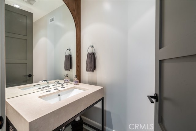 4 Bed Home for Sale in Sherman Oaks, California