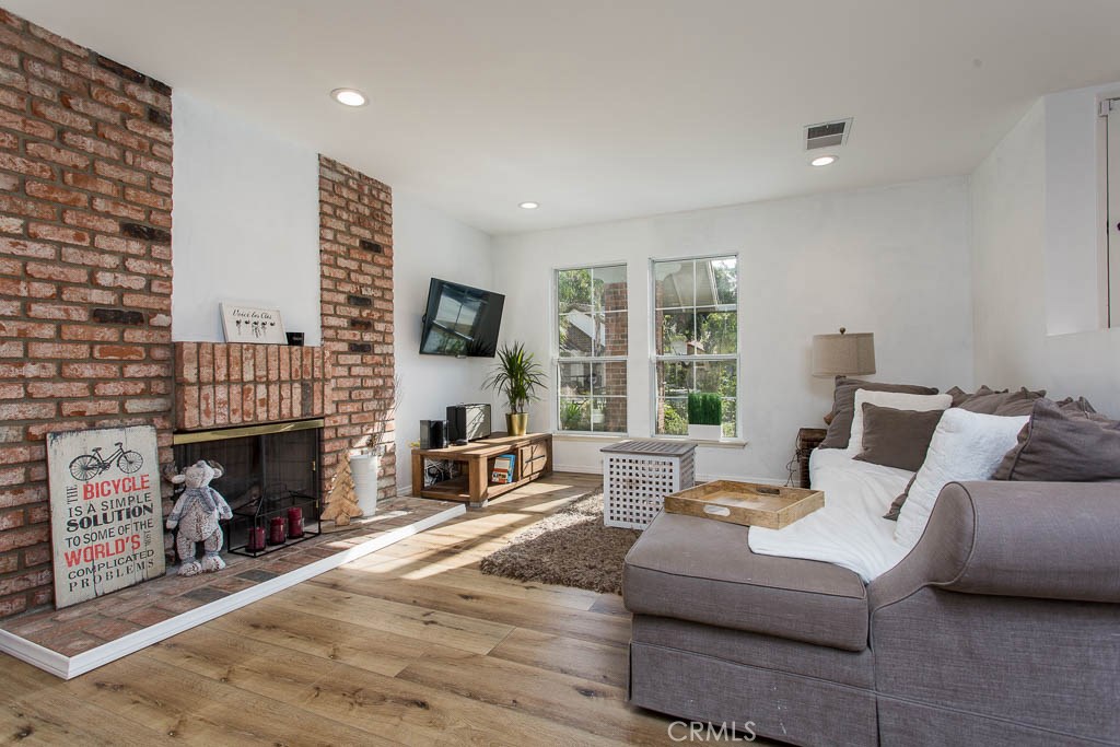 Photo for 6263 Mclaren Avenue, Woodland Hills, CA 91367 - Listing #SR-19274240 6263 Mclaren Avenue, Woodland Hills, CA 91367