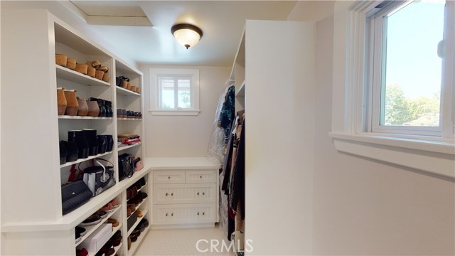 5 Bed Home for Sale in Granada Hills, California