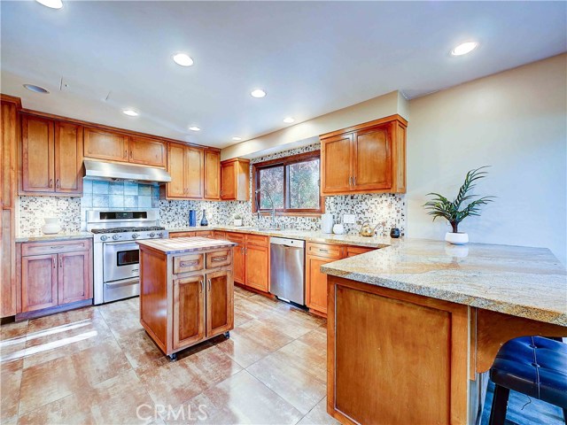 21446 Entrada Topanga CA 90290