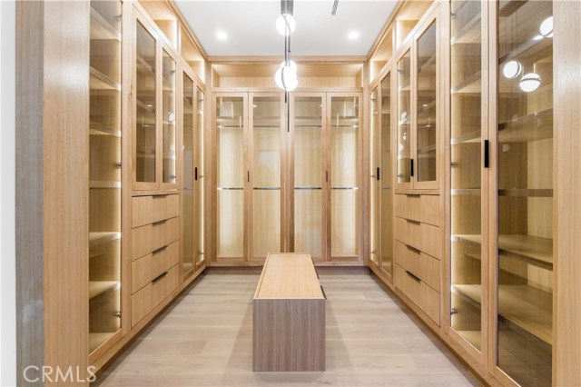 5 Bed Home for Sale in Studio City, California