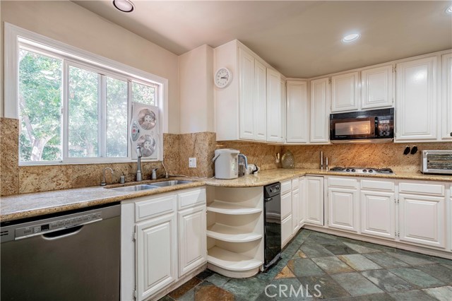 4 Bed Home for Sale in Sherman Oaks, California