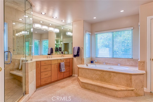 5 Bed Home for Sale in Encino, California