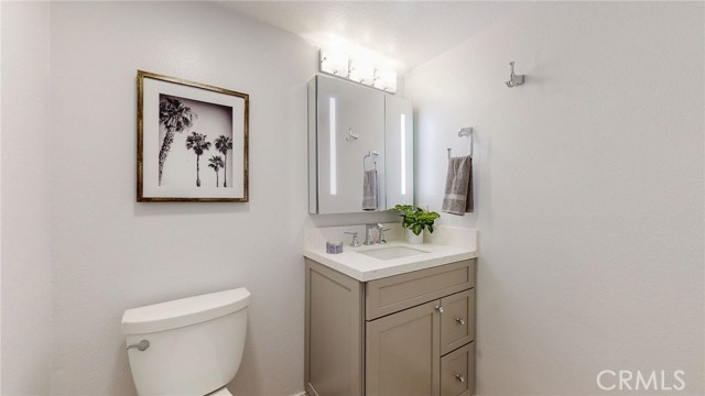 1427 12th Street, Manhattan Beach, California 90266, 2 Bedrooms Bedrooms, ,3 BathroomsBathrooms,Residential,Sold,12th,SR20201962