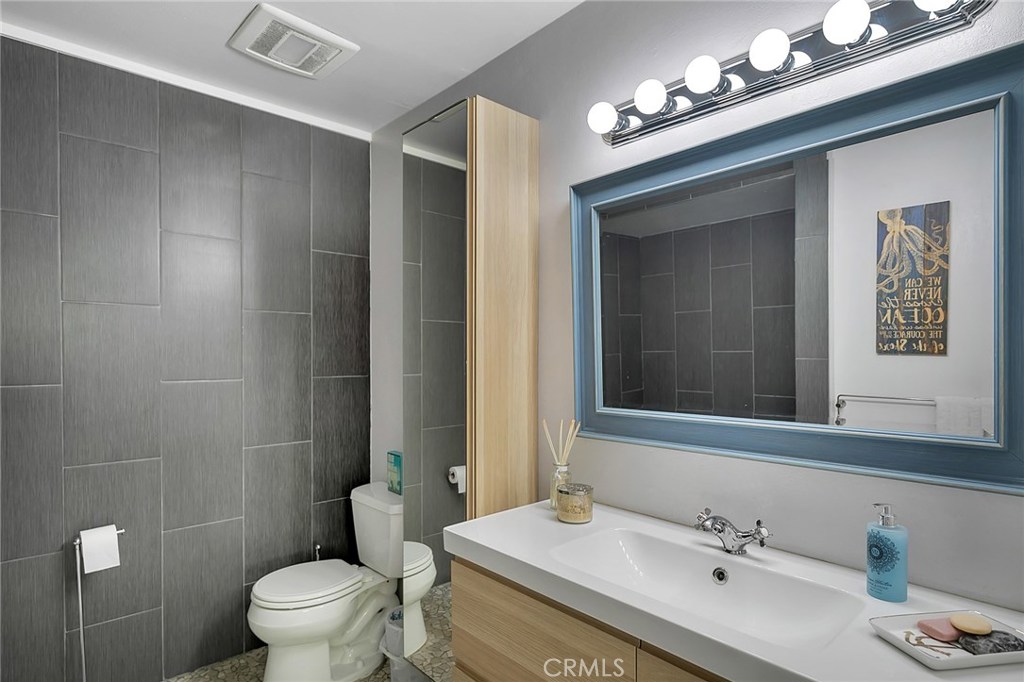 Photo for 333 N LOUISE Street, 19, Glendale, CA 91206 - Listing #SR-19255879 333 N LOUISE Street, 19, Glendale, CA 91206