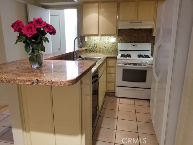 2 Bed Home for Sale in North Hollywood, California