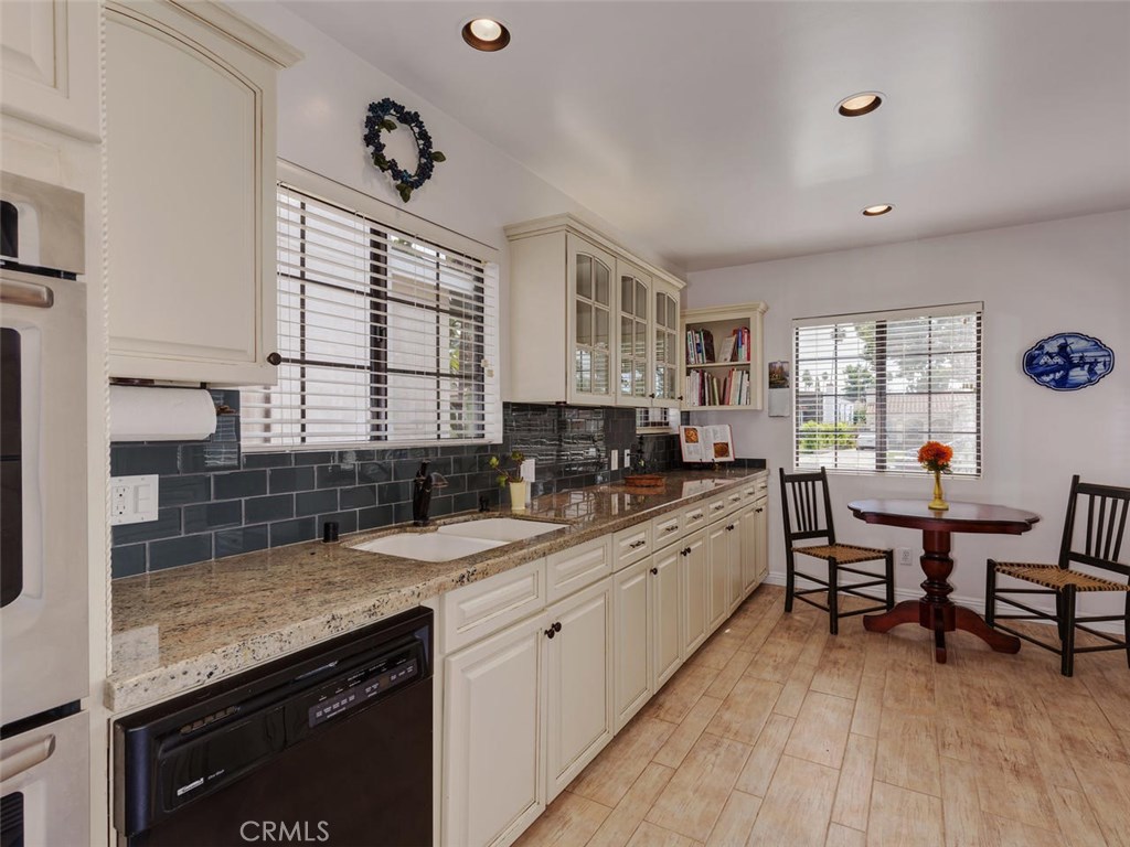 Photo for 1341 RAYMOND Avenue, Glendale, CA 91201 - Listing #SR-19221422 1341 RAYMOND Avenue, Glendale, CA 91201