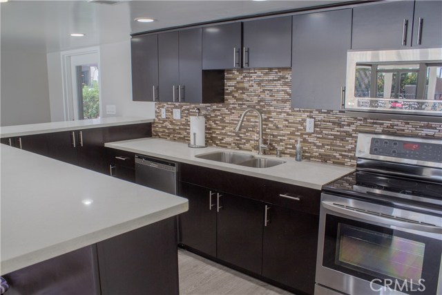 7250 Franklin Avenue #401