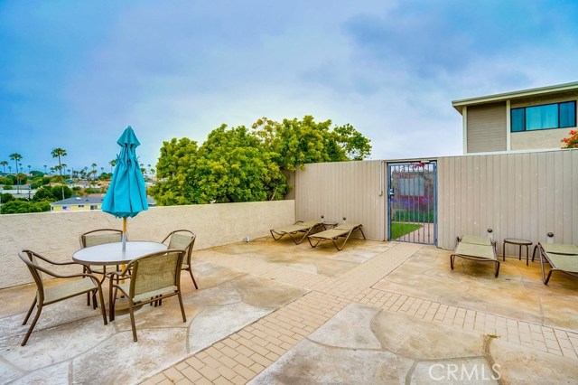 511 Meyer Lane, Redondo Beach, California 90278, 2 Bedrooms Bedrooms, ,1 BathroomBathrooms,Residential,Sold,Meyer,SR19152938