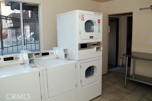 1 Bed Home for Sale in Encino, California