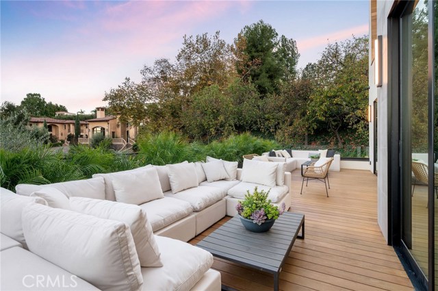 6 Bed Home for Sale in Encino, California