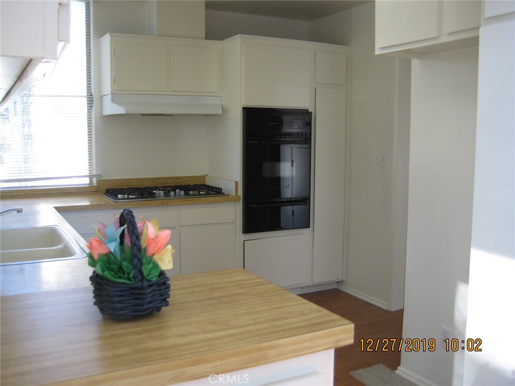 Photo for 22041 Costanso Street, 201, Woodland Hills, CA 91364 - Listing #SR-19275876 22041 Costanso Street, 201, Woodland Hills, CA 91364