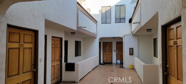 1 Bed Home for Sale in Studio City, California