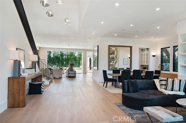 5 Bed Home for Sale in Encino, California