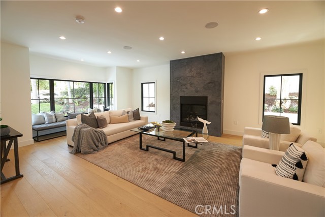 5 Bed Home for Sale in Encino, California