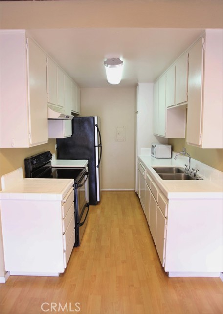 1 Bed Home for Sale in Encino, California