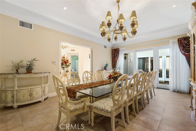 6 Bed Home for Sale in Sherman Oaks, California