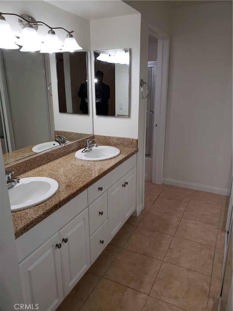 Photo for 5525 Canoga Avenue, 219, Woodland Hills, CA 91367 - Listing #SR-19278251 5525 Canoga Avenue, 219, Woodland Hills, CA 91367