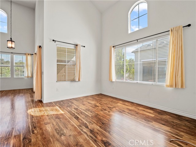 1 Bed Home for Sale in Saugus, California