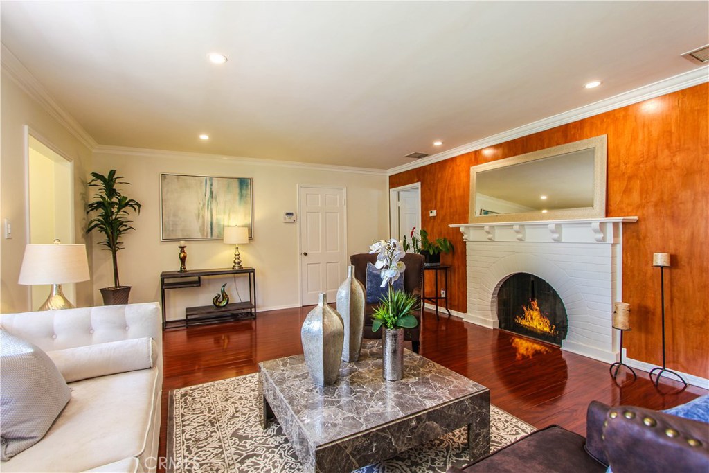 Photo for 1317 IDLEWOOD Road, Glendale, CA 91202 - Listing #SR-19113891 1317 IDLEWOOD Road, Glendale, CA 91202