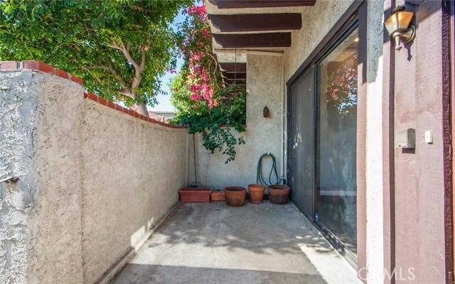 2 Bed Home for Sale in Encino, California