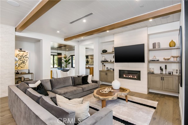5 Bed Home for Sale in Encino, California