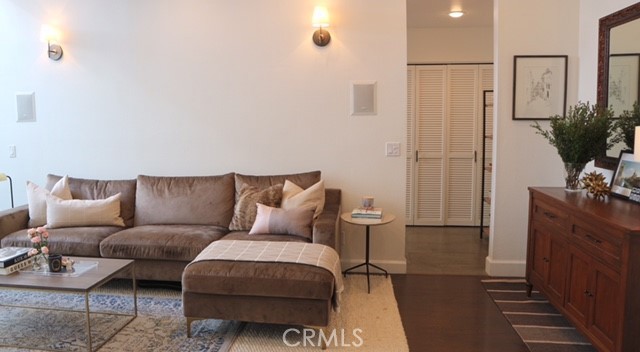 2 Bed Home for Sale in Sherman Oaks, California
