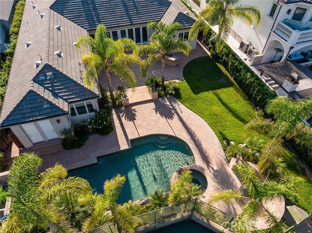 6 Bed Home for Sale in Sherman Oaks, California