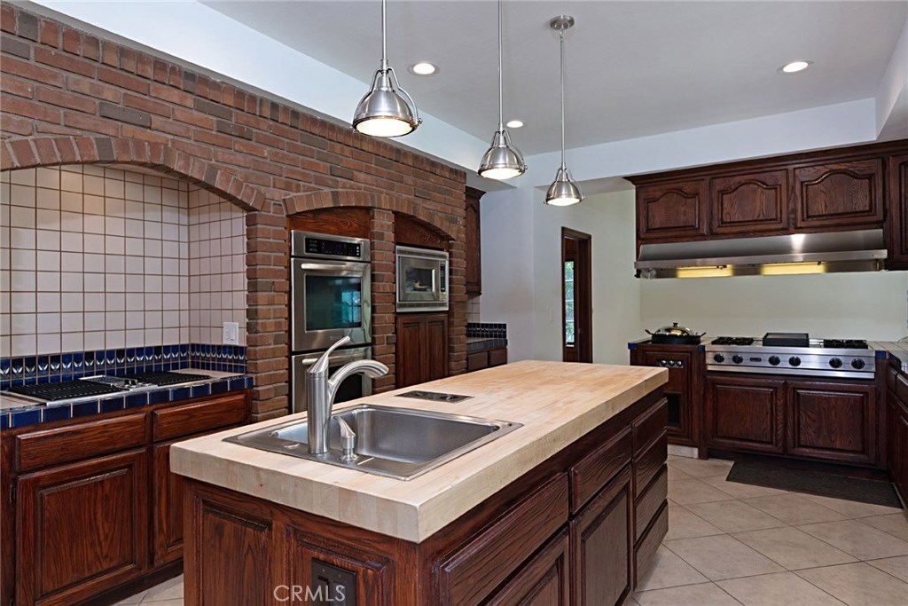 Photo for 6023 WOODLAND VIEW Drive, Woodland Hills, CA 91367 - Listing #SR-19096847 6023 WOODLAND VIEW Drive, Woodland Hills, CA 91367