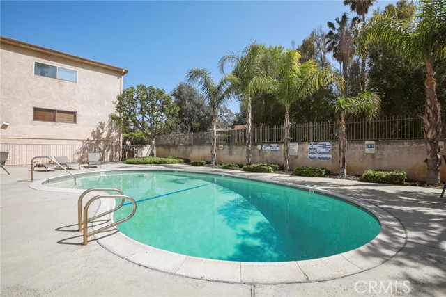 2 Bed Home for Sale in Lake Balboa, California