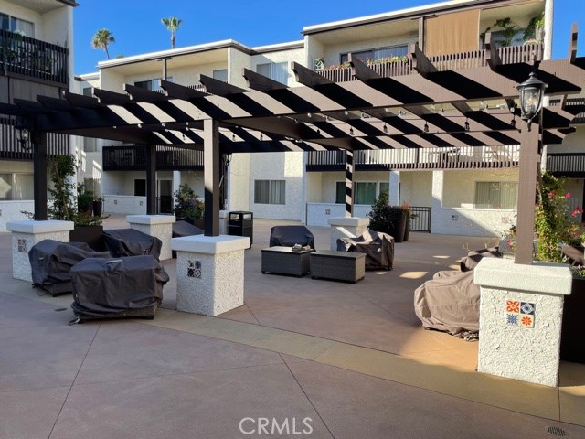 1 Bed Home for Sale in Encino, California