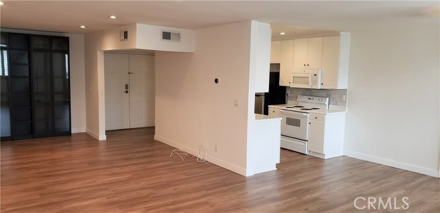 Photo of 14141 Dickens Street #310, Sherman Oaks, CA 91423