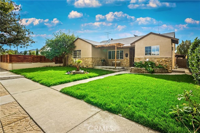 4 Bed Home for Sale in Van Nuys, California