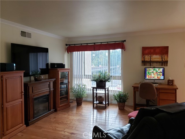 2 Bed Home for Sale in Thousand Oaks, California