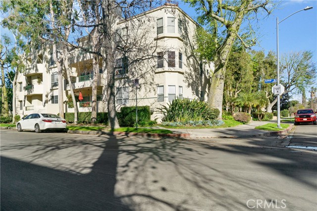 2 Bed Home for Sale in Sherman Oaks, California
