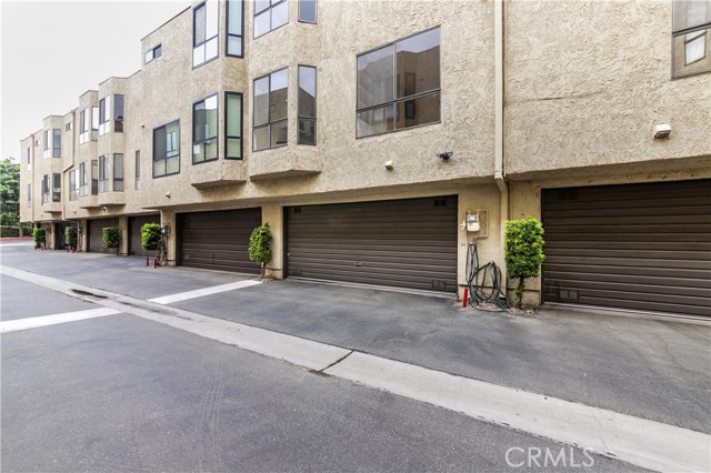 2 Bed Home for Sale in Burbank, California