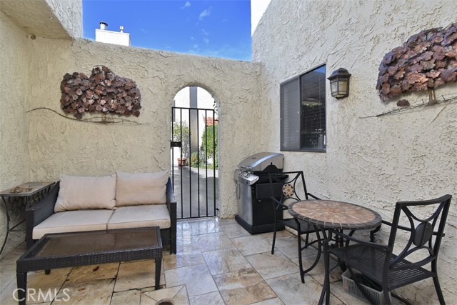 3 Bed Home for Sale in Encino, California