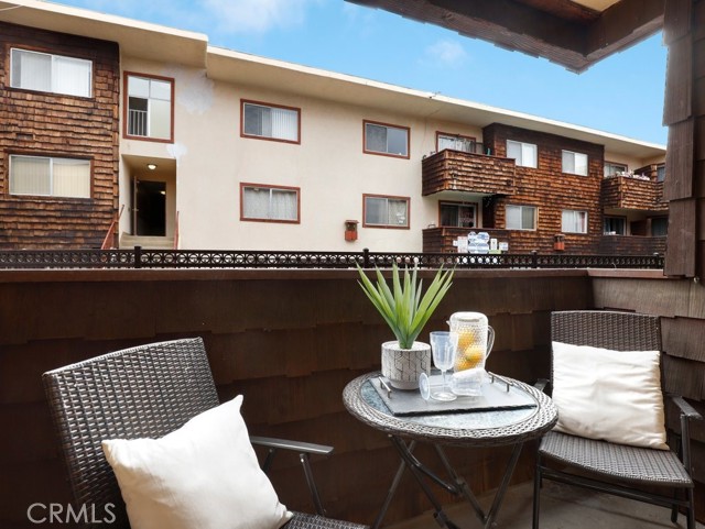 2 Bed Home for Sale in Encino, California