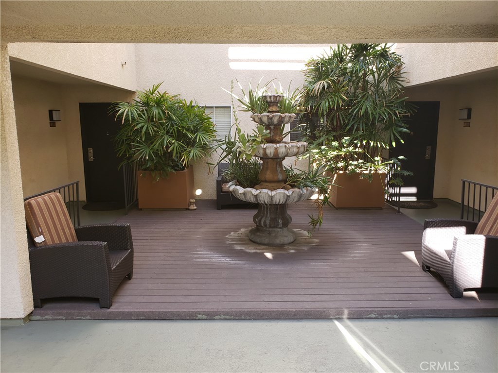 Photo for 5525 Canoga Avenue, 219, Woodland Hills, CA 91367 - Listing #SR-19278251 5525 Canoga Avenue, 219, Woodland Hills, CA 91367