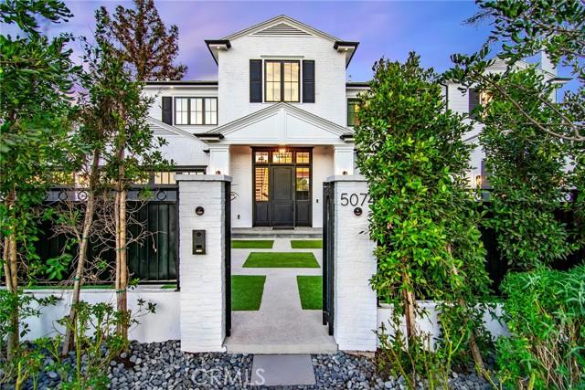 Detail Gallery Image 1 of 1 For 5074 Casa Dr, Tarzana,  CA 91356 - 6 Beds | 7/2 Baths