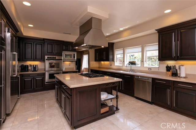 5 Bed Home for Sale in Valley Village, California