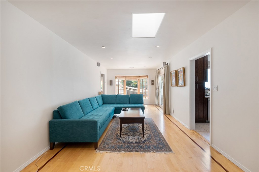 Photo for 1512 WABASSO Way, Glendale, CA 91208 - Listing #SR-19215623 1512 WABASSO Way, Glendale, CA 91208