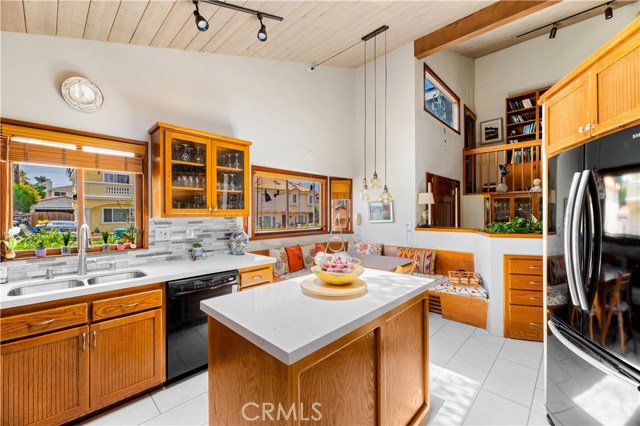 1104 Steinhart Avenue, Redondo Beach, California 90278, 3 Bedrooms Bedrooms, ,2 BathroomsBathrooms,Residential,Sold,Steinhart,SR19169285