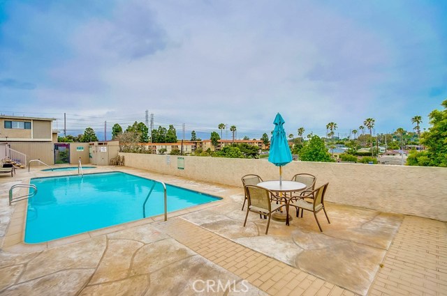 511 Meyer Lane, Redondo Beach, California 90278, 2 Bedrooms Bedrooms, ,1 BathroomBathrooms,Residential,Sold,Meyer,SR19152938