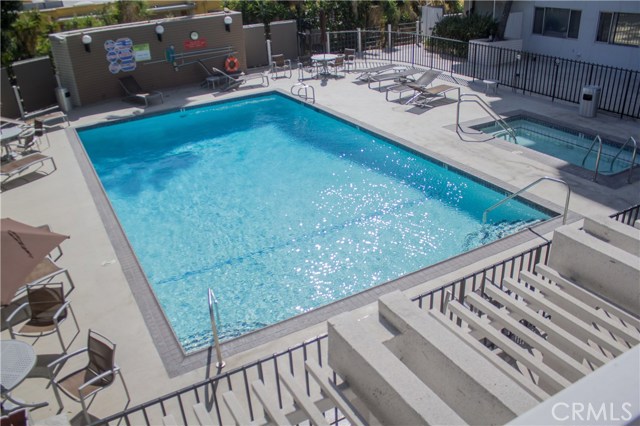 7250 Franklin Avenue #401